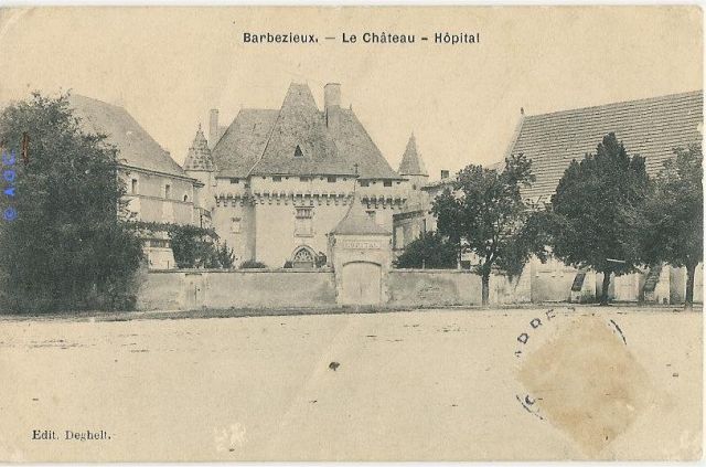 Barbezieux le Chateau hopital Charente.jpg
